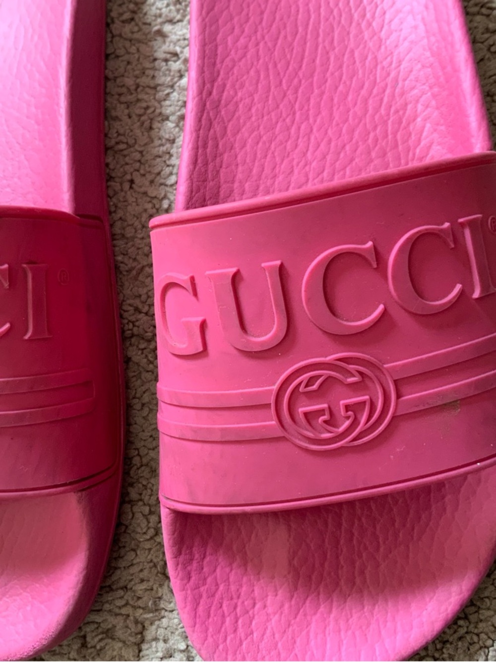 Gucci Fuschia Hot Pink Rubber ST Gucci Embossed Print Flat Casual Slides Size 38 - Picture 3 of 13